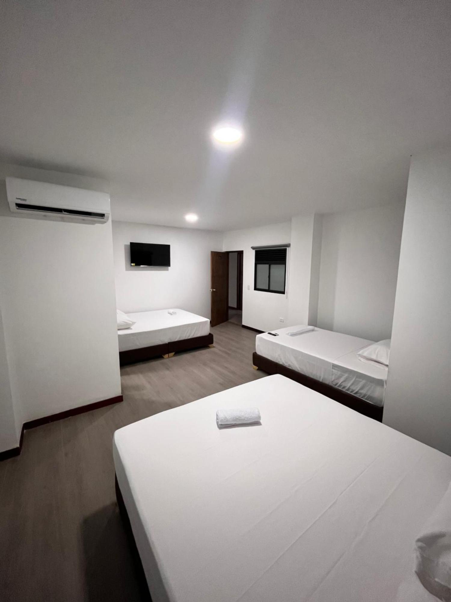Hotel Gallery By 70 Medellín Exteriör bild